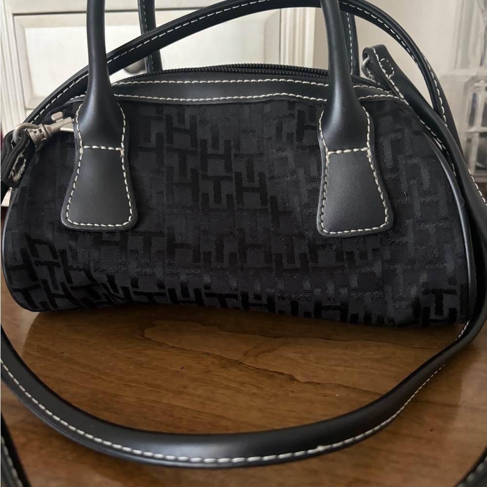 Tommy Hilfiger cross body mini purse black